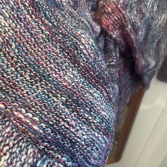 Express Open Back Sweater - Picture 4 of 4